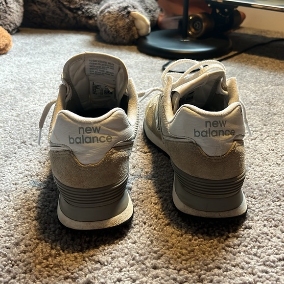 Nimbus Cloud with White New Balance 574 - Picture 3 of 5